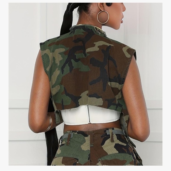 UNBRANDED | Camouflage Sleeveless Jacket/Top - Picture 3 of 5